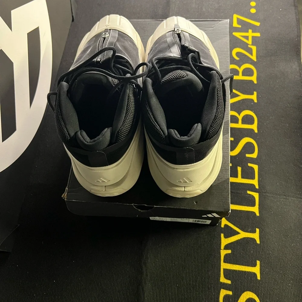 adidas Black and White Sneakers - Picture 1 of 4